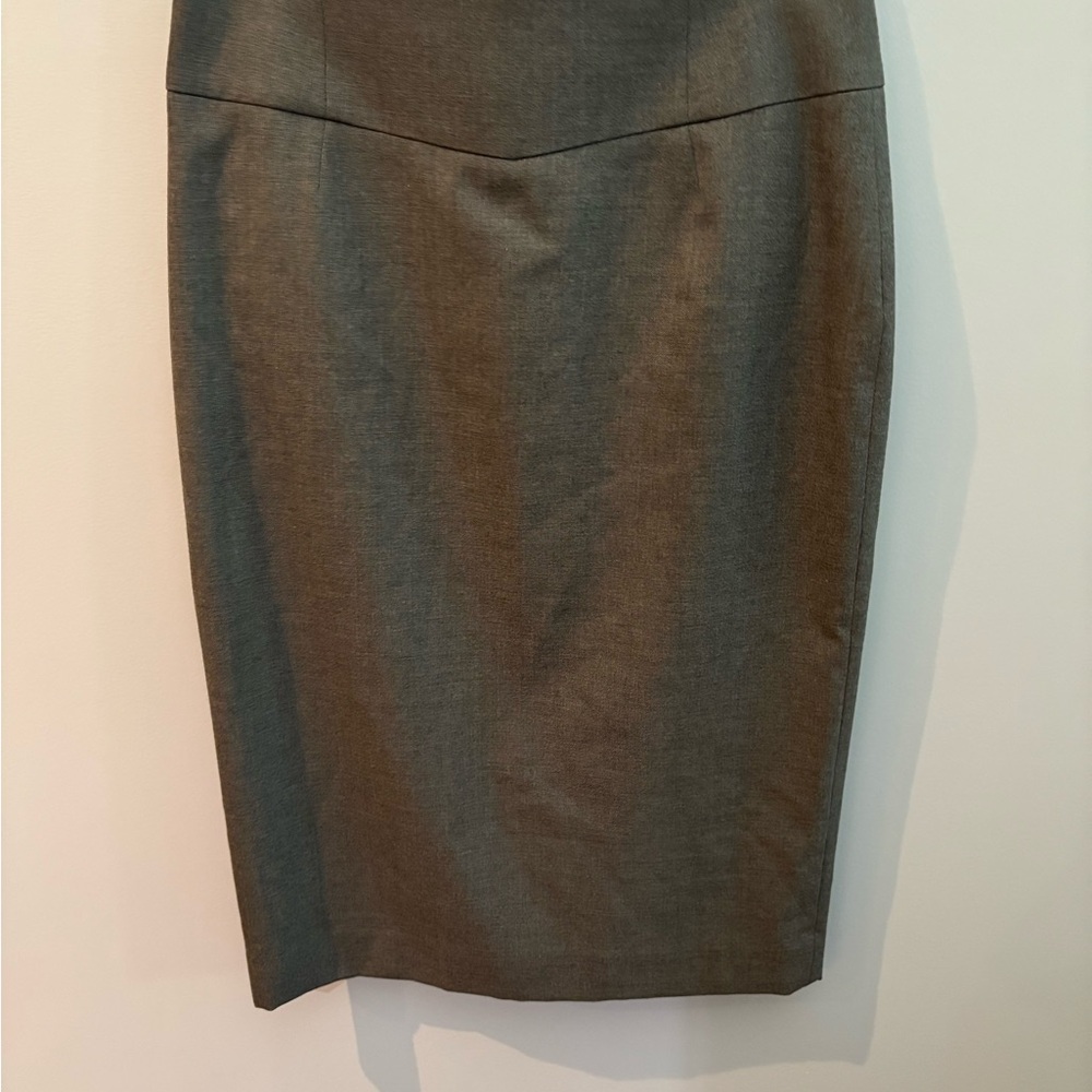 J. Crew Gray Knee-Length Pencil Skirt in Size 6